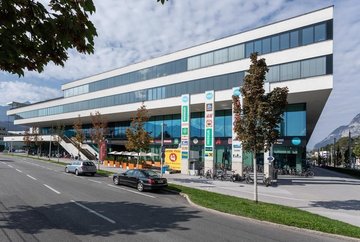 West Shopping Center