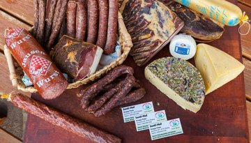 Se venden produco regionales: Knapp Peter, Santlhof