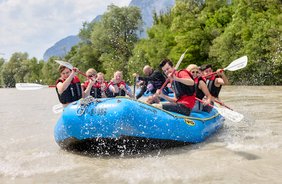 Achtung, Spritzgefahr: Sightseeing Rafting Tour am Inn
