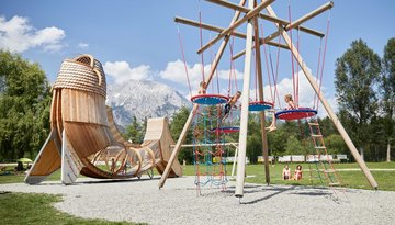 Kinderspielpatz beim Badesee in Untermieming