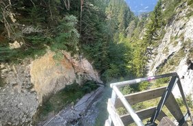Von Bahnhof zu Bahnhof – von Hochzirl nach Zirl durch die spektakuläre Ehnbachklamm