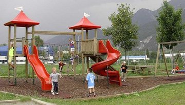 Kinderspielplatz beim Sportplatz