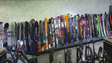 "die Boerse" Noleggio sci e snowboard
