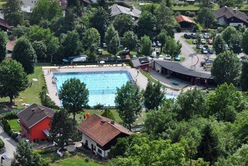 Piscine en pleine air Zirl