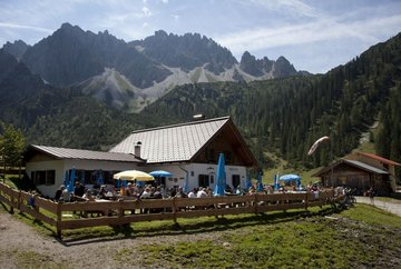 The Adlerweg (Eagle's Way) stage 15: Solsteinhaus - Leutasch