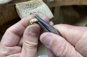 Artigianato di pregio, pezzi speciali: il laboratorio di gioielleria Schipflinger