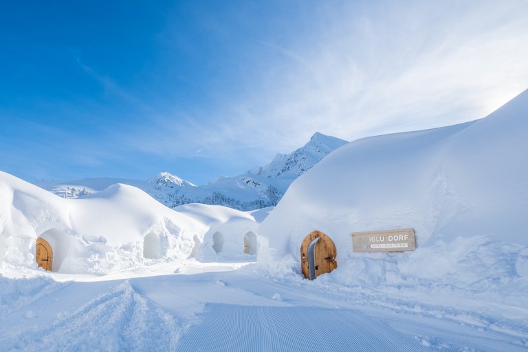 Eisige Nacht im Iglu Dorf Kühtai